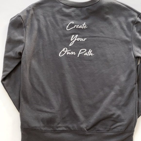 Cropped Sweatshirt - Picture 2 of 2